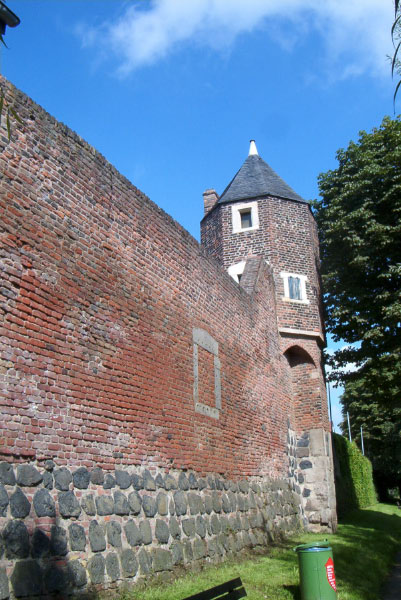 IM004351