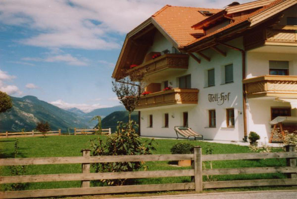 Blick vom Kronplatz ins Ahrntal1