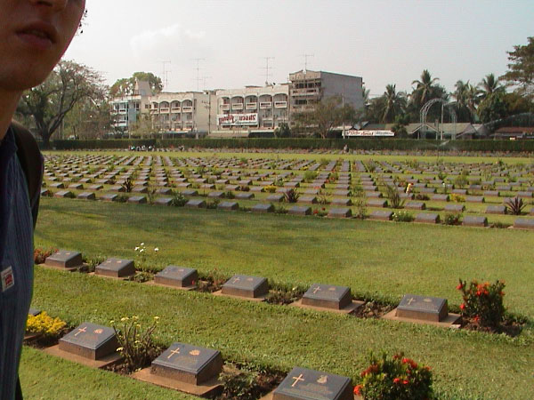 gedenkfriedhof an die opfer die beim bau der river kwai brücke verstorben sind